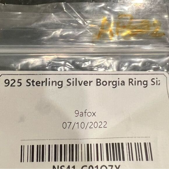 Rare Borgia ring with top locket or secret compartment size 6.5 - Picture 4 of 8